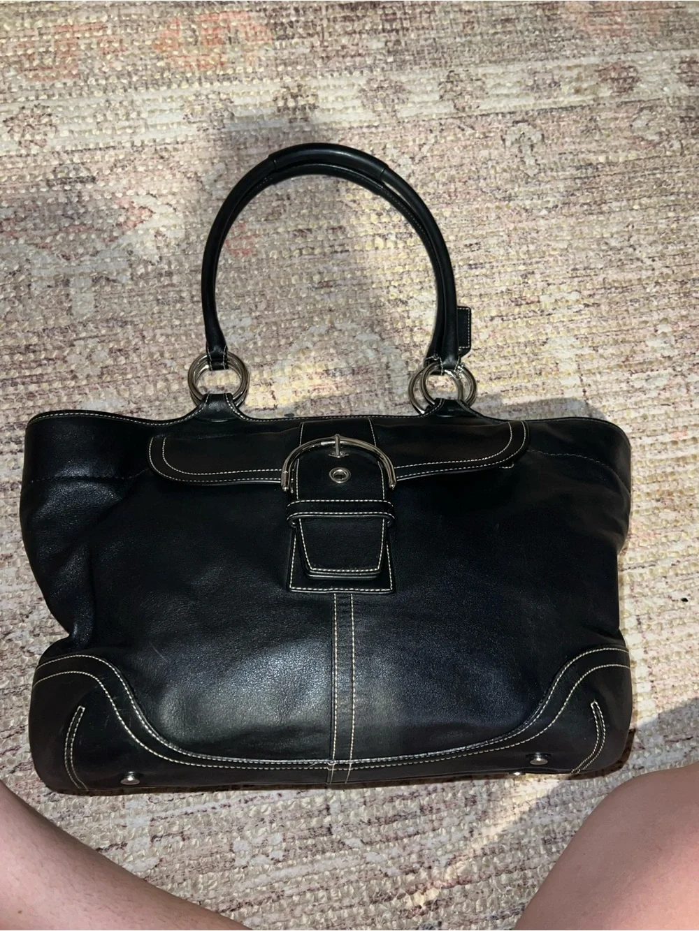 Vintage 2004 Coach Soho Large Carryall Black Leather Buckle Shoulder Tote 5770